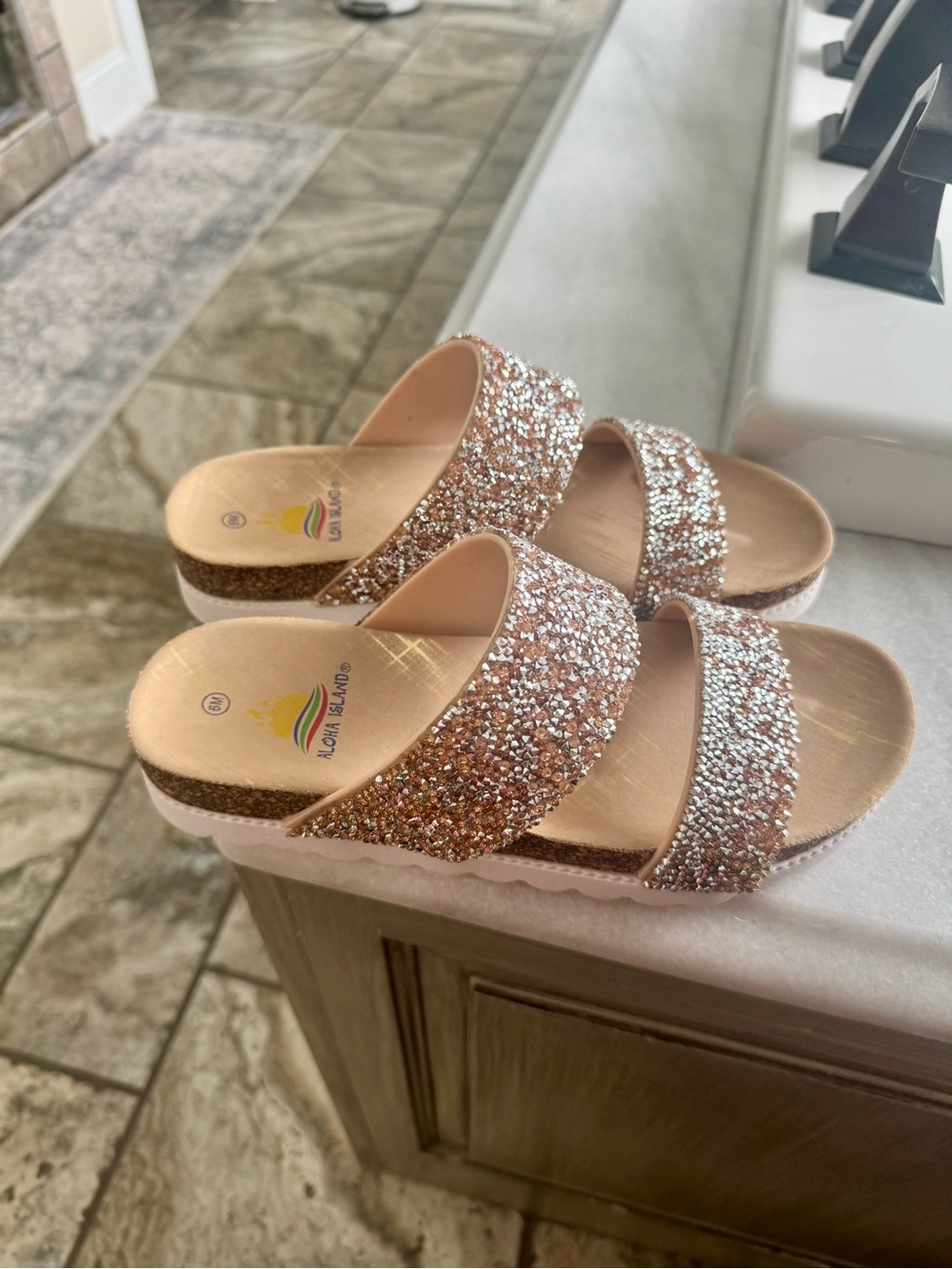 NWOT Aloha Island Glitter Double-Strap Slide Sandals in Rose Gold 🌟